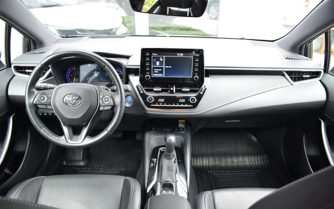 Toyota Corolla cena 108000 przebieg: 113917, rok produkcji 2021 z Pakość małe 172